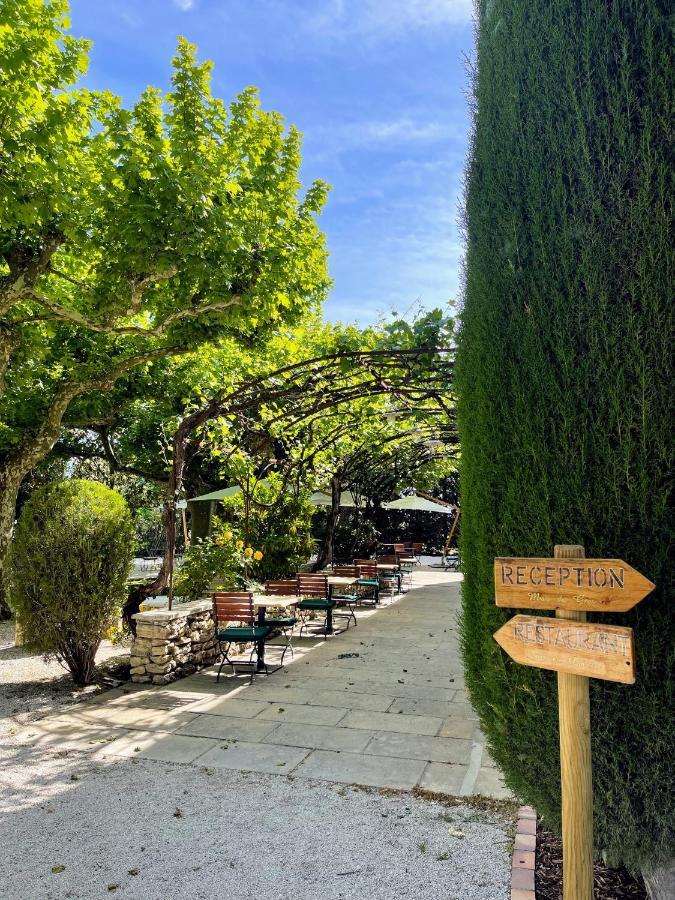 Hotel Le Mas Des Gres & Restaurant Sous Les Platanes Lagnes Exterior photo